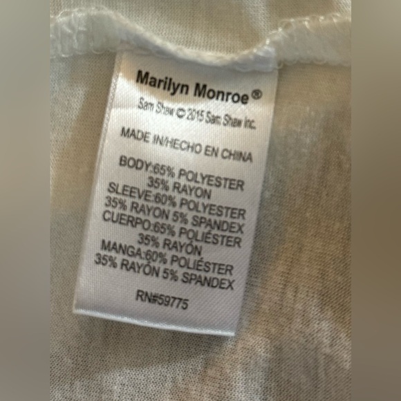 Cute Marilyn Monroe Top..Gray and white three quarter inch sleeves .Sz Medium - Picture 6 of 7
